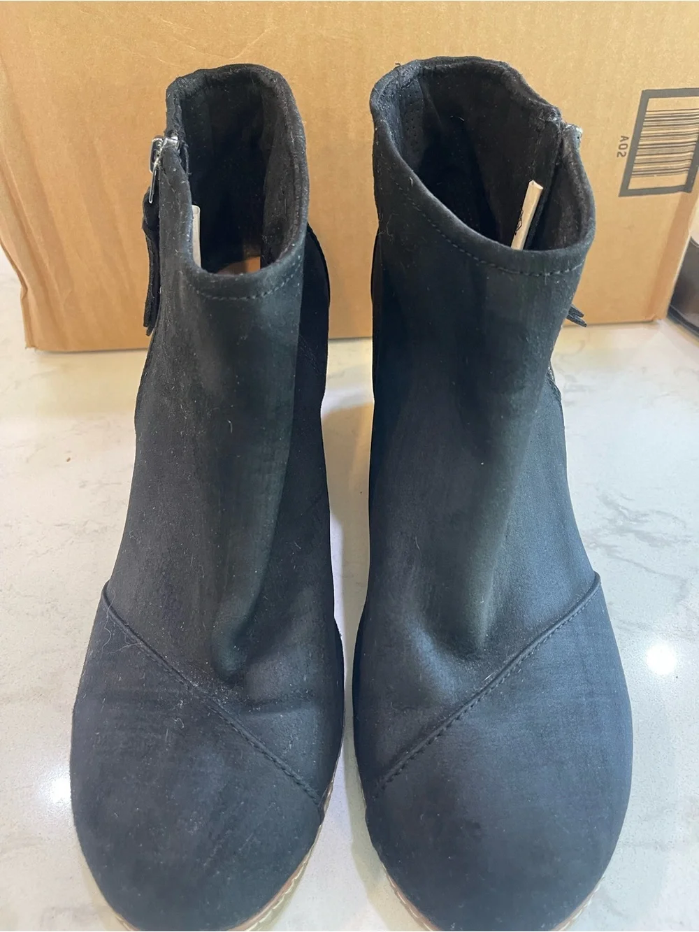 Toms classic black